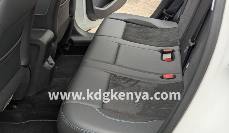 
								PEUGEOT 2008 full									