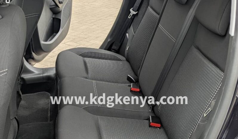 
PEUGOT 208 full									