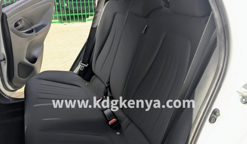 
								TOYOTA YARIS ( X GRADE ) full									