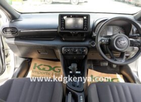 TOYOTA YARIS ( X GRADE )