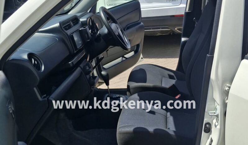 
								TOYOTA SUCCEED VAN full									
