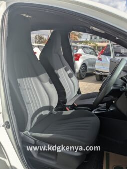 
										TOYOTA YARIS ( X GRADE ) full									
